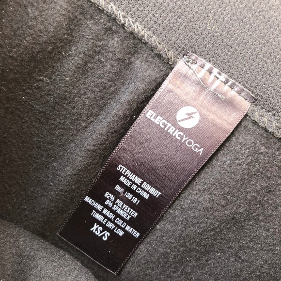 Electric Yoga Black Pink Metallic Star Leggings - Picture 3 of 3